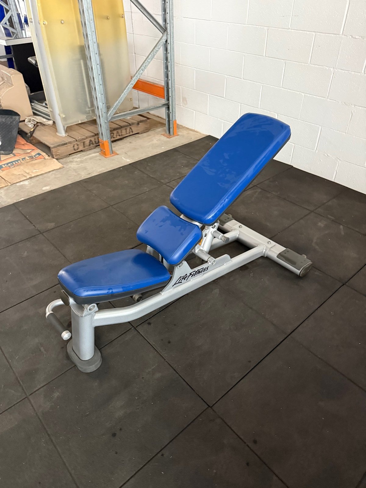 Life Fitness Multi-Adjustable Bench - Refurbished - Image 3